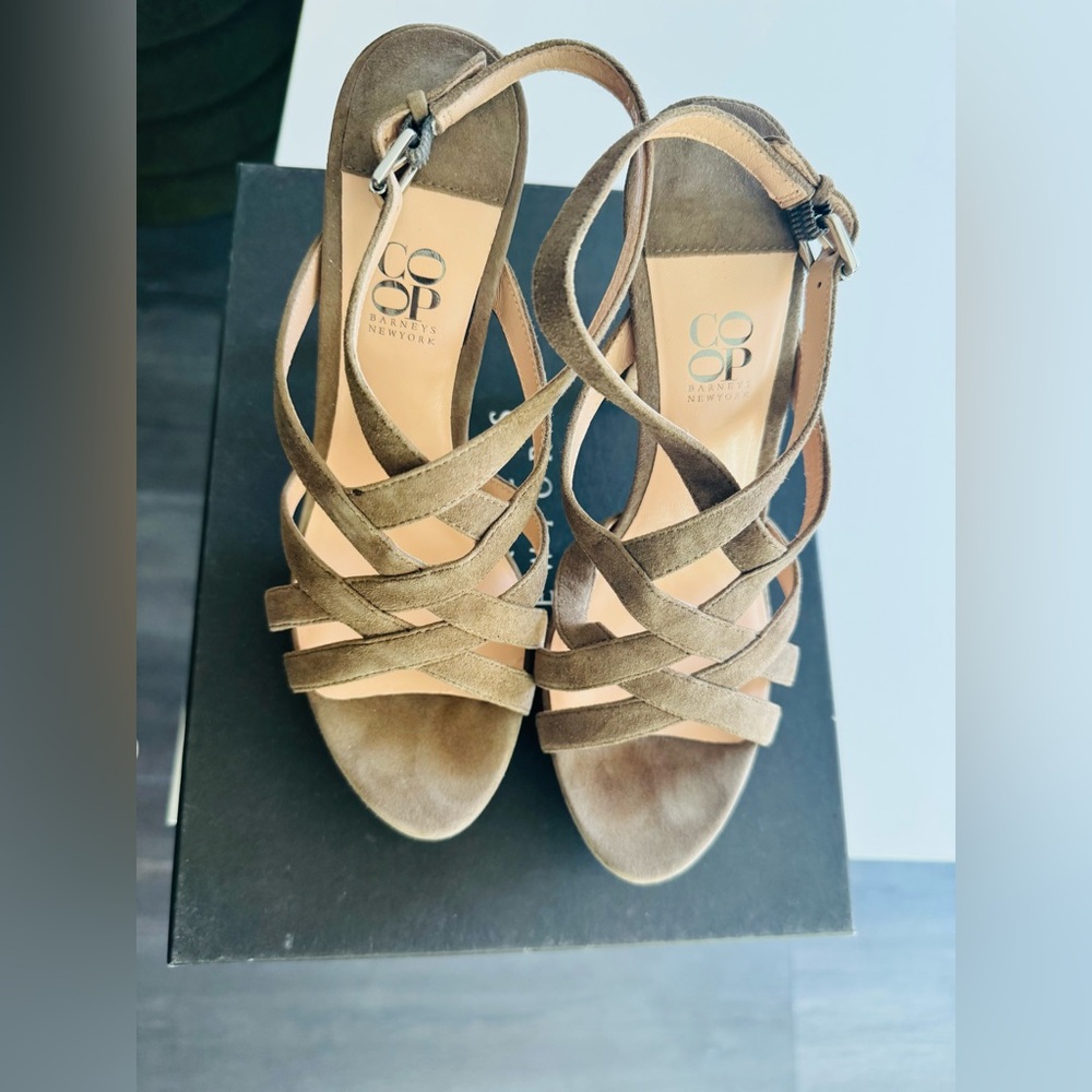 BARNEYS NEW YORK Women's Tan Suede Sandals